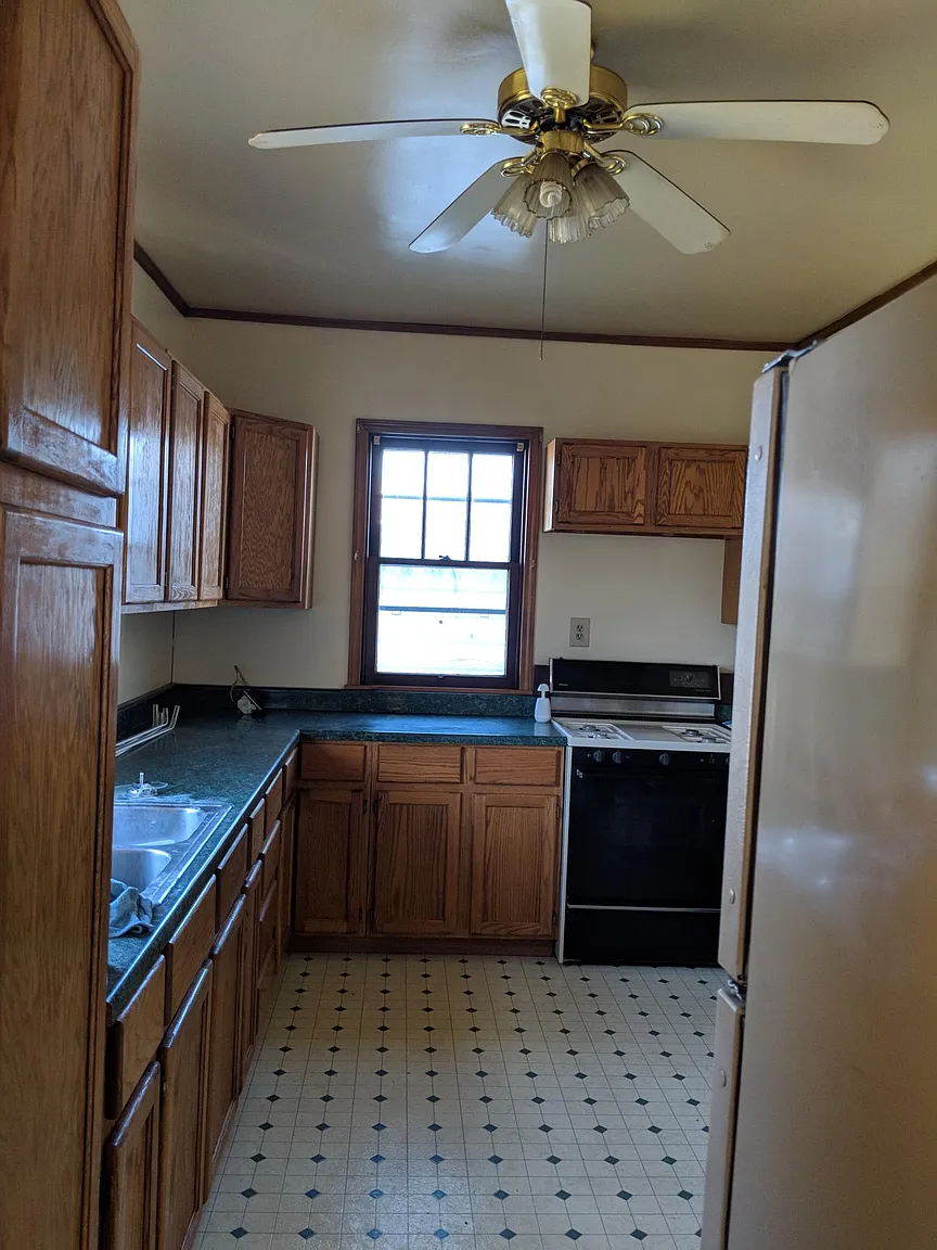 1135 Virginia Ave photo 1