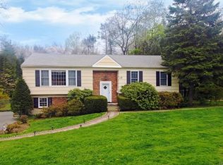 17 Edgemont Cir, Scarsdale, NY