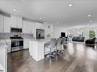 6 Martin Pl, Morris Plains, NJ 07950