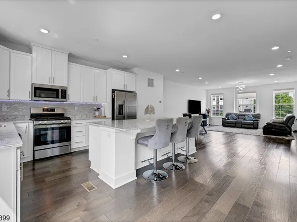 6 Martin Pl, Morris Plains, NJ 07950