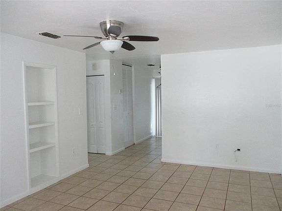 4th image of 1048 SW 6th Dr APT A