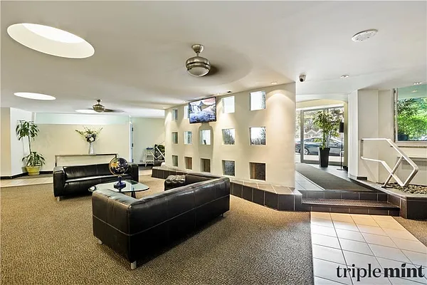 Sold by Triplemint | media 14