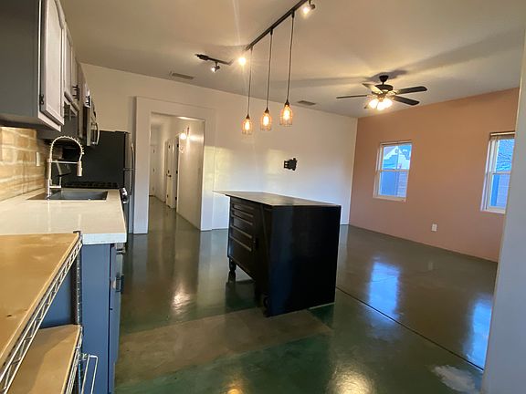 5th image of 640 N Perry Ave #1