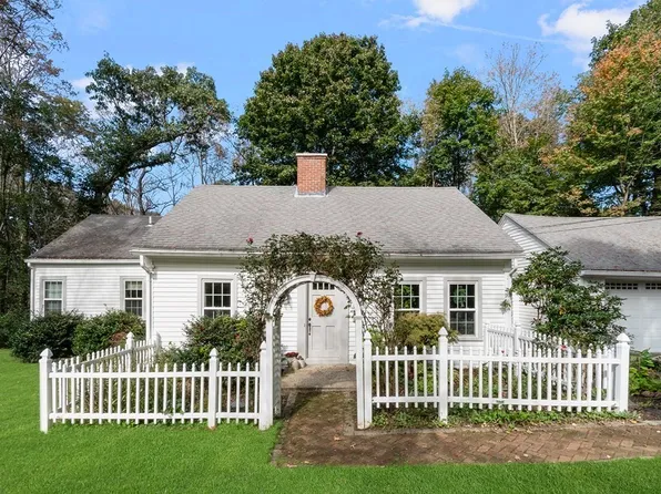 845 Hill St, Northbridge, MA 01534