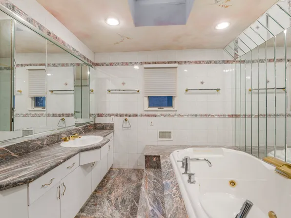 201-03 28th Avenue image 12 of 25