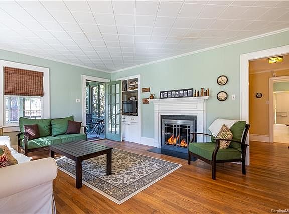 5th image of 136 Park St