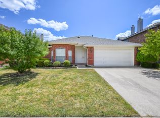216 Quail Trail Ln, Arlington, TX 76002