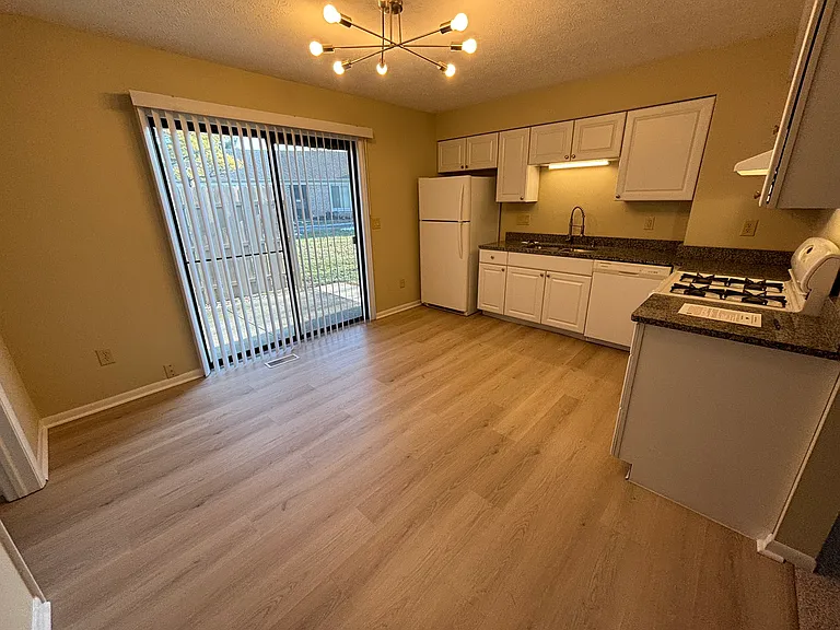1888 Stoneview Ct — Photo 5