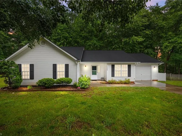 7406 Merry Oaks Ct, Greensboro, NC 27410