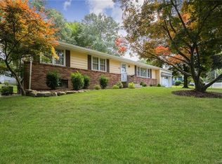 1 Murdock Rd, New City, NY 10956