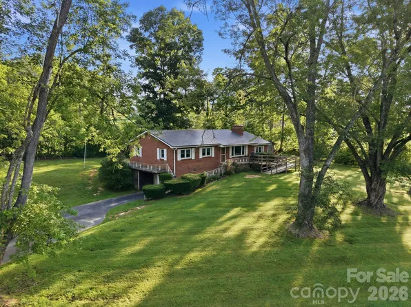 28 R And K Dr, Waynesville, NC 28786