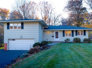 150 Burrows Hills Dr, Rochester, NY 14625