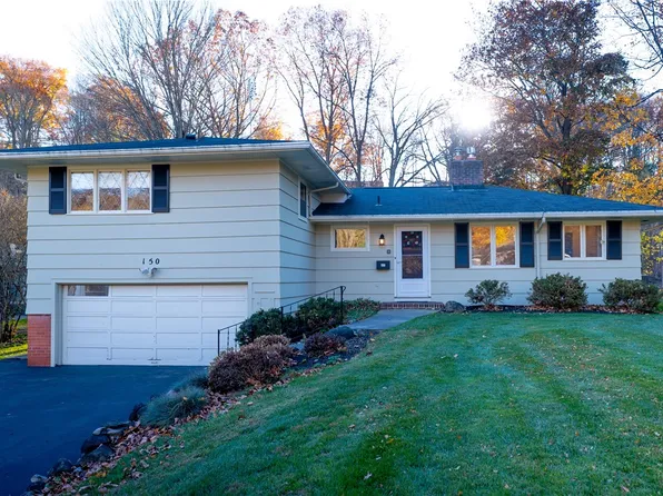 150 Burrows Hills Dr, Rochester, NY 14625