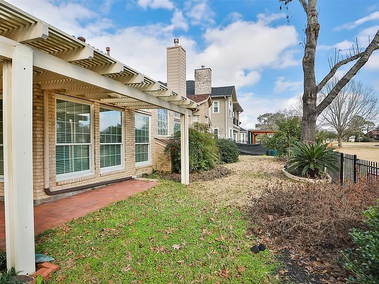 7502 Holly Court Est — Photo 39