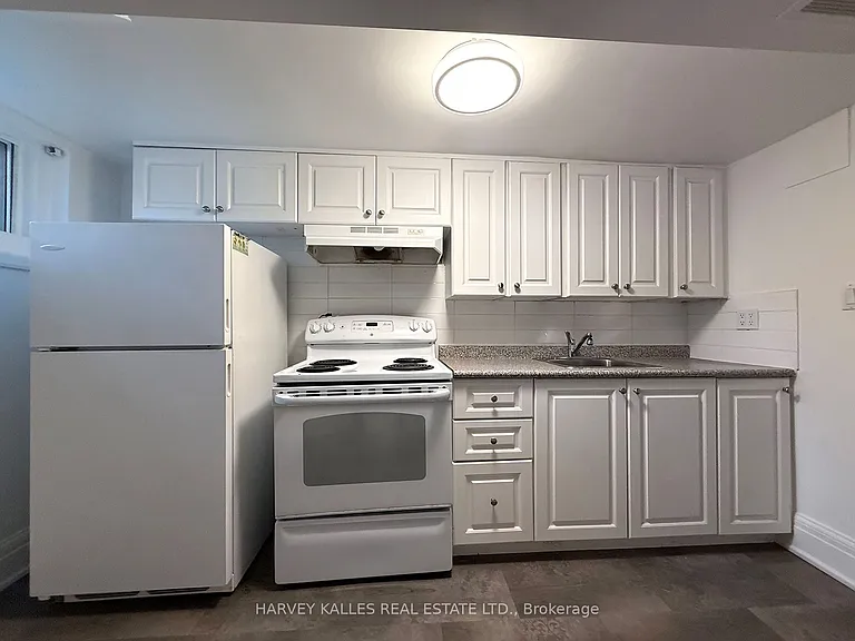42 Glencairn Ave #BASEMENT — Photo 9