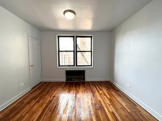 Rented by Premier One Realty LLC | media 7