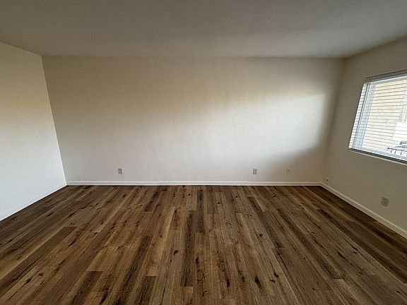 2nd image of 230 Del Mar Ave