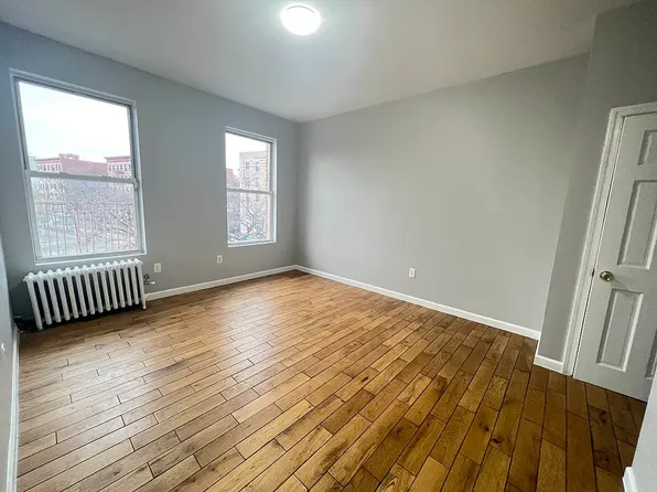 (undisclosed Address), Bronx, NY 10452