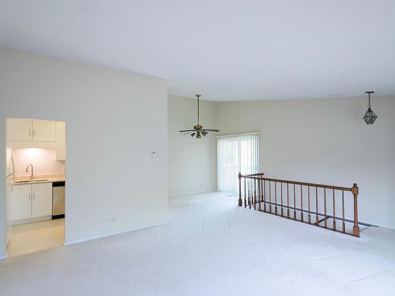 4th image of 340 Taylor Ct
