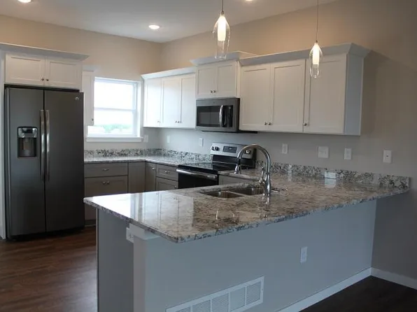 210 W Forevergreen Rd, North Liberty, IA 52317