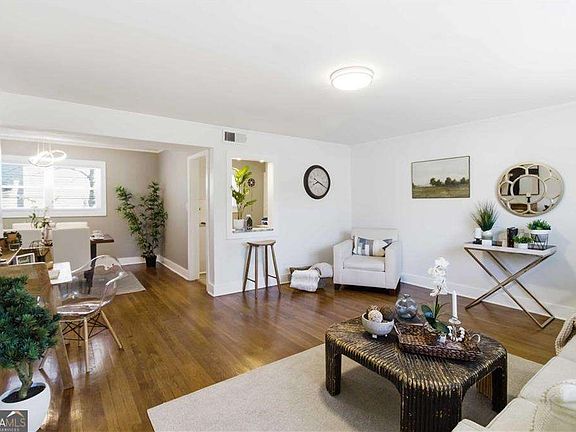 5th image of 3660 Peachtree Rd NE APT H3