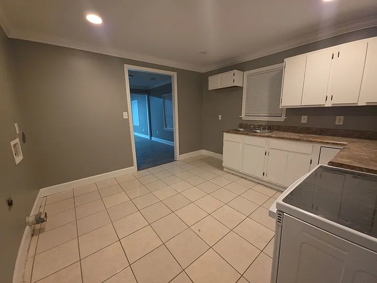 287 Harrell St — Photo 3