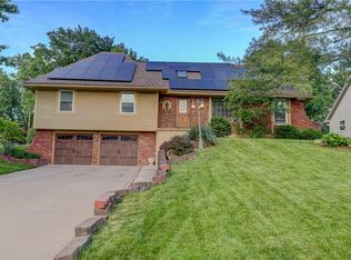 455 N Winnebago Dr, Lake Winnebago, MO 64034