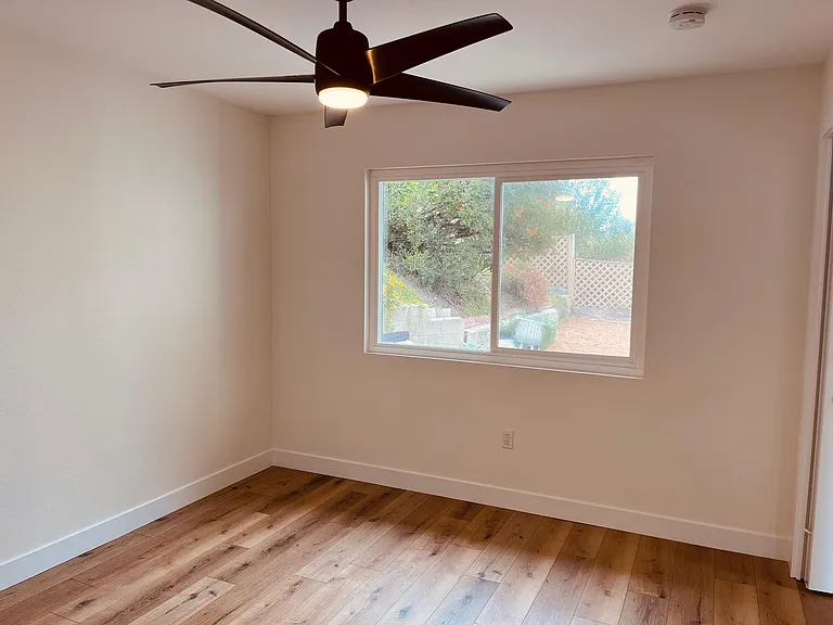 1520 Rolling Hills Dr — Photo 8