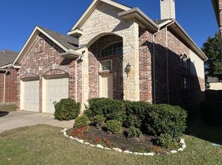 2032 Stonecourt Dr, Bedford, TX 76021
