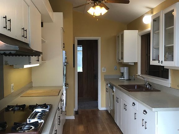 5th image of 1070 Winwood Dr