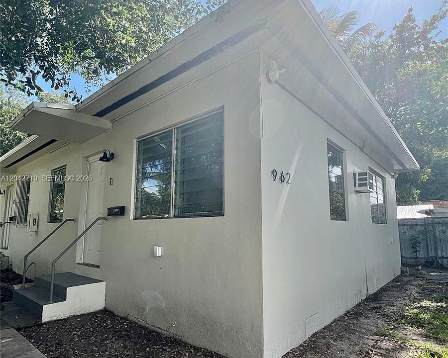 1st image of 962 NW 6th St #1