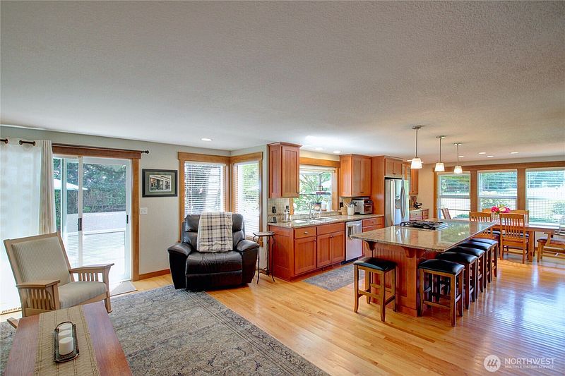 2nd image of 12270 Maple Crest Drive