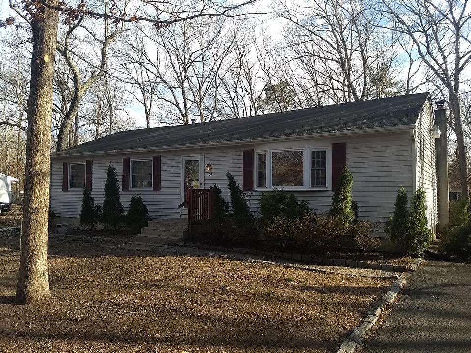 1st image of 137 Lilac St