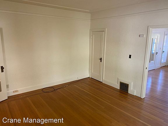 3rd image of 817 Macarthur Blvd #817
