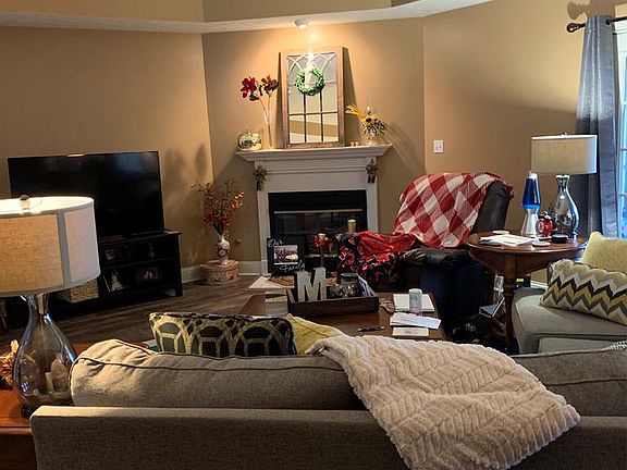 4th image of 4627 Barrington Pl
