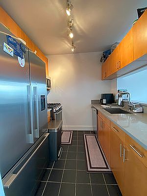 4th image of 350 W 38th St #25A
