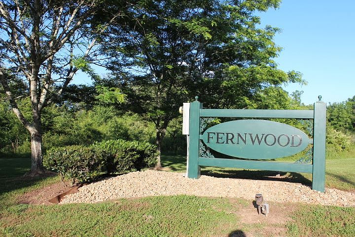 1st image of 110 Fernwood Dr NE