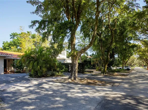 927 Catalonia Ave, Coral Gables, FL 33134