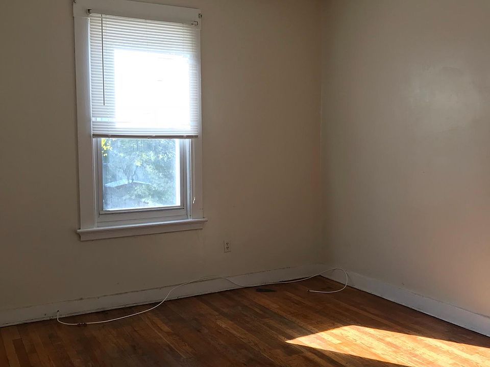 1st image of 36 Young St