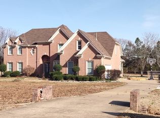 830 Cold Creek Dr, Collierville, TN 38017