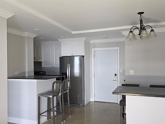 4th image of 200 S Birch Rd APT 504