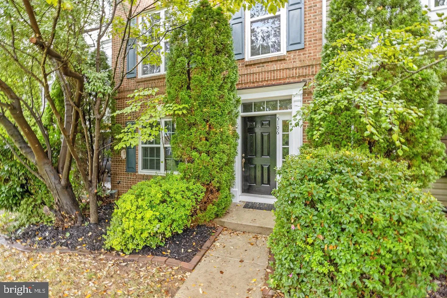 3 bed, 4.0 bath, 1624 sqft, $3,100 — Photo 2