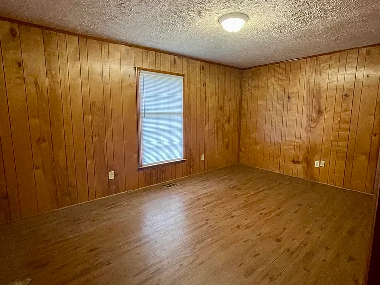 132 Deerfield Rd — Photo 5