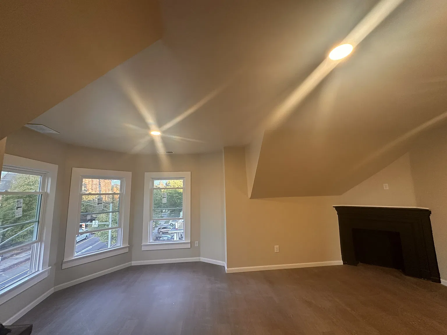 220 Grant St — Photo 1