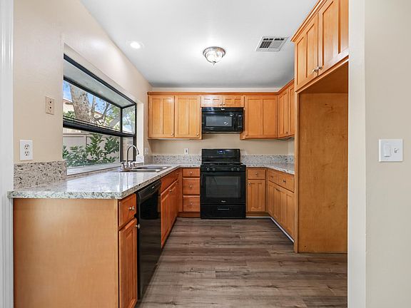 4th image of 339 W Indian Dunes Ln