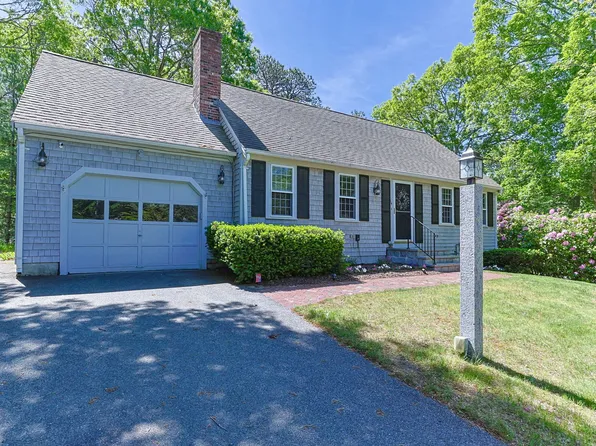 114 King Arthur Dr, Barnstable, MA 02630