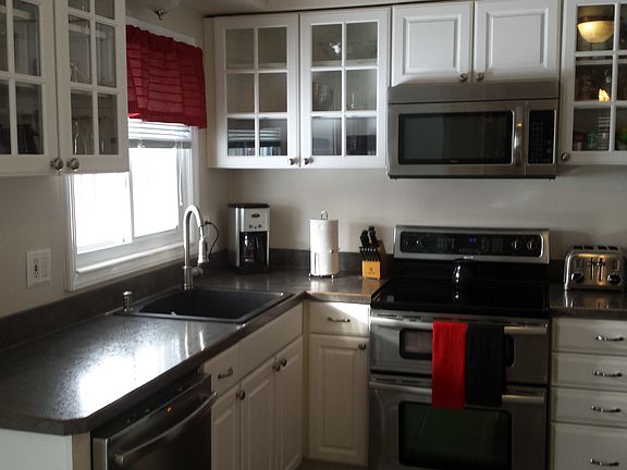 2nd image of 1780 Woodside St
