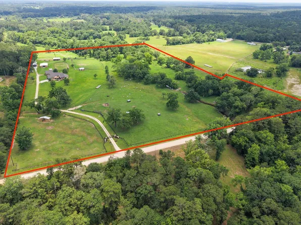 40 Stewart Rd, New Waverly, TX 77358