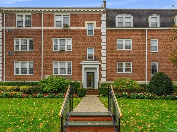 22 Hamilton Place #I1, Garden City, NY 11530