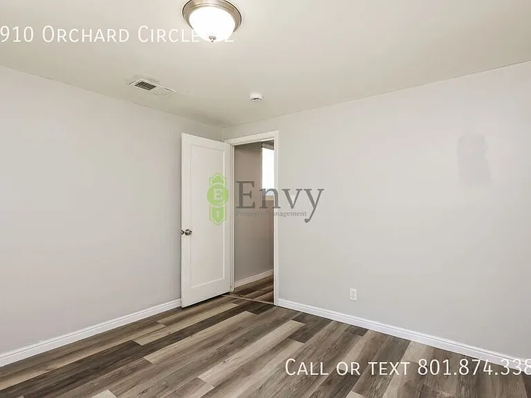 2910 Orchard Cir #2 — Photo 13